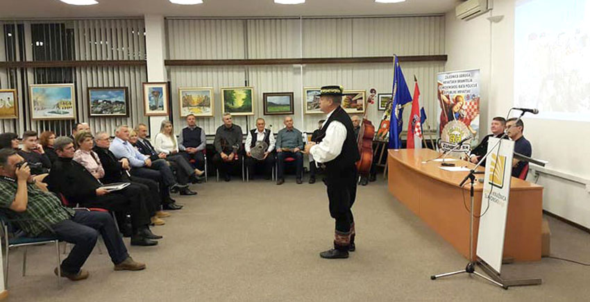 likovno literarna 2017 04